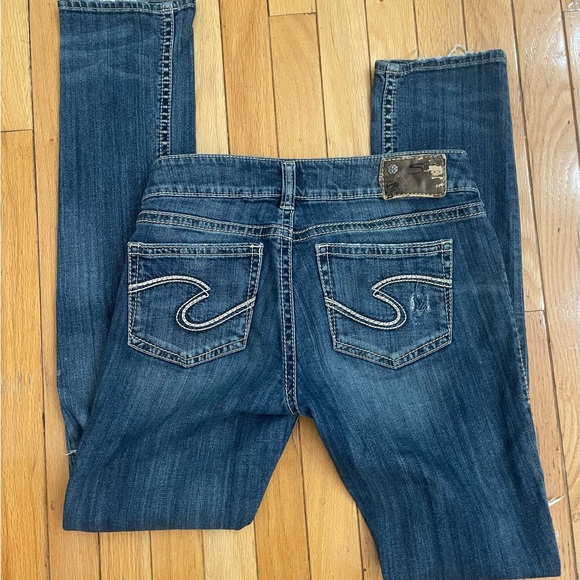 - SILVER SUKI DISTRESSED JEANS WITH STRETCH-27-33 - 99 cotton/ 1 spandex- sexy! - Picture 8 of 10